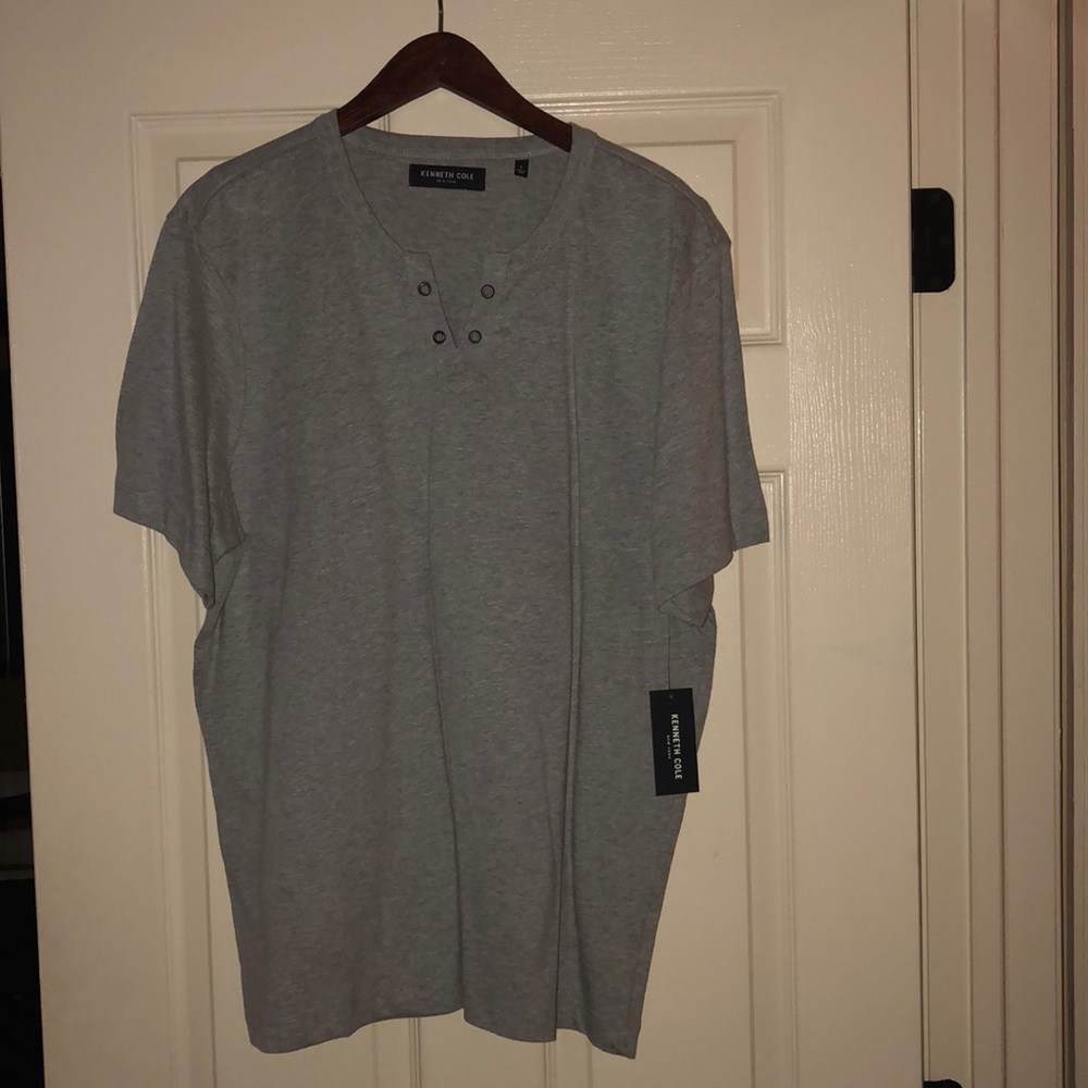*Brand New* Men’s Grey V Neck Kenneth Cole Size L